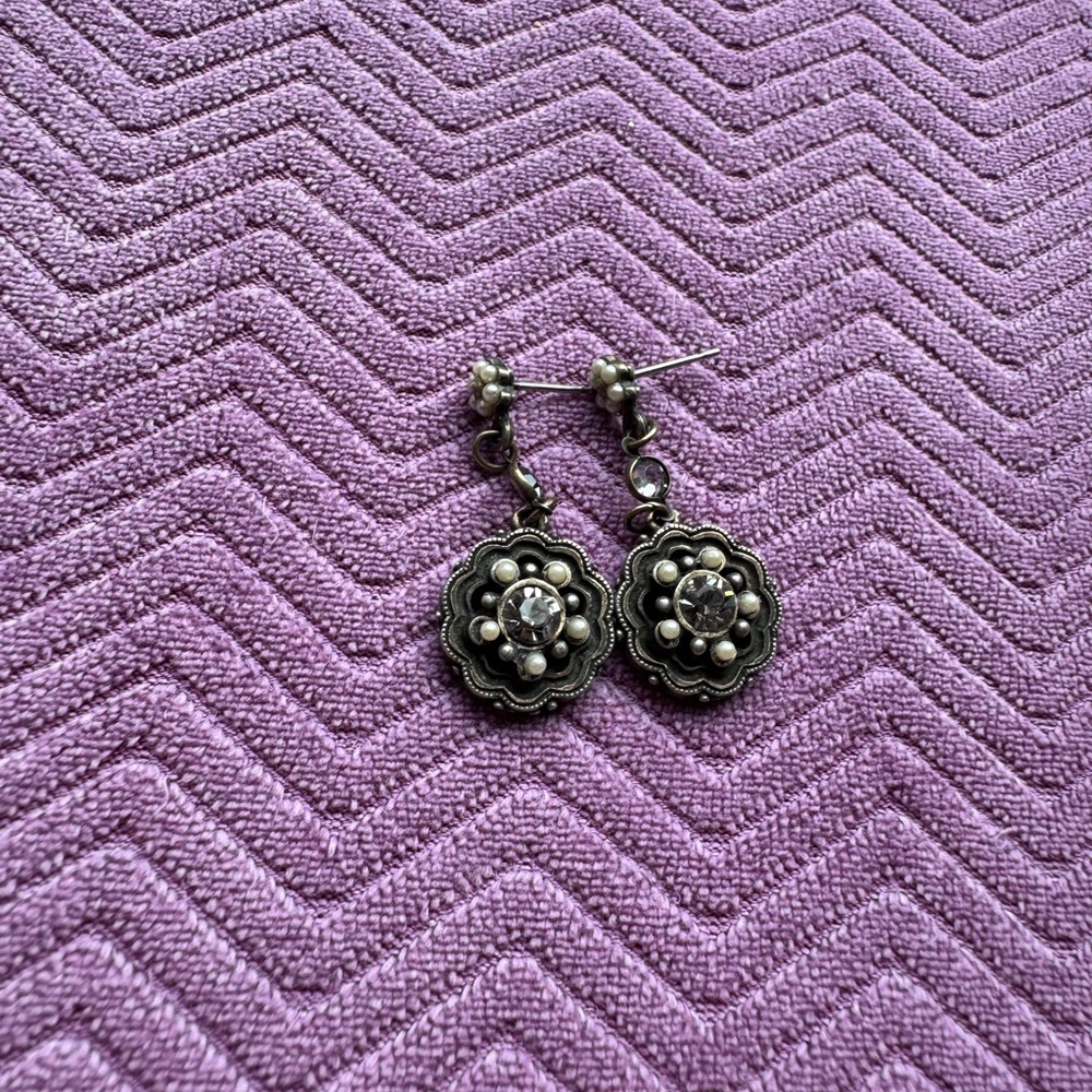 Vintage Roxanne Assoulin earrings